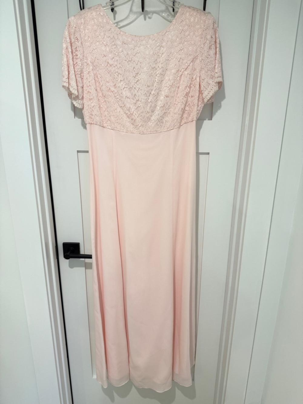 Elegant Pale Pink Lace-Top Maxi Dress